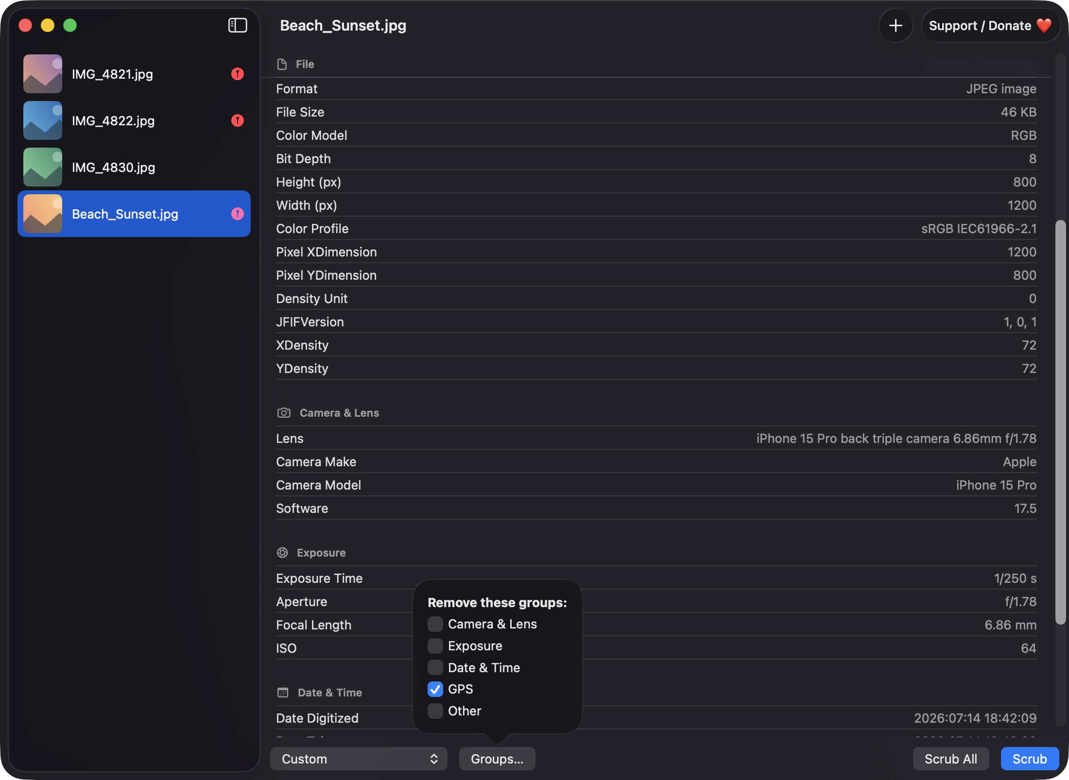 PhotoMetaScrub showing camera and exposure metadata with the Custom scrub groups popover open